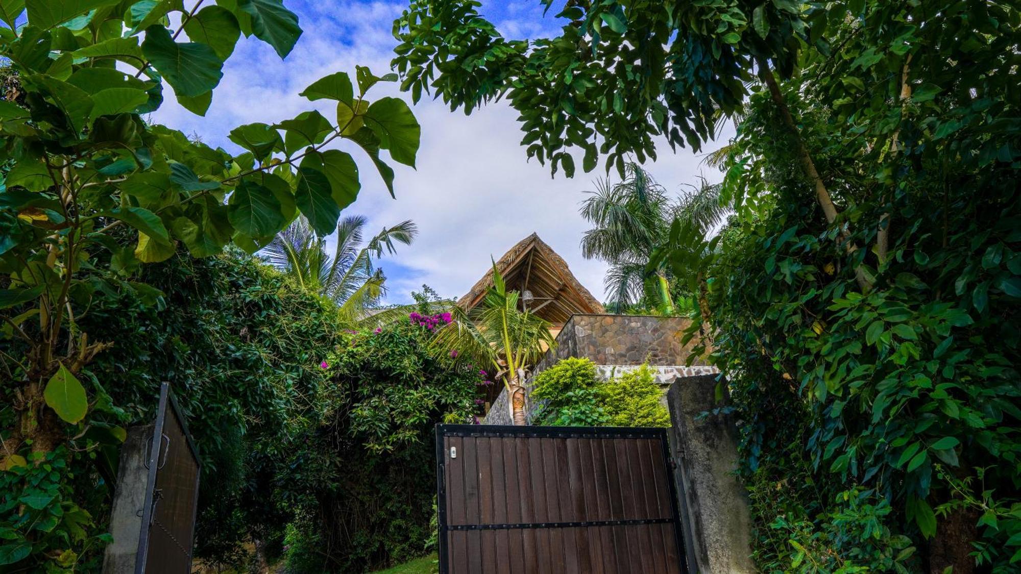 Sanglung Villas Private Pool Kubutambahan  Zimmer foto